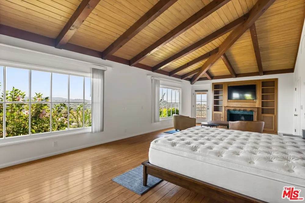2317 Kimridge Road Los Angeles, CA 90210