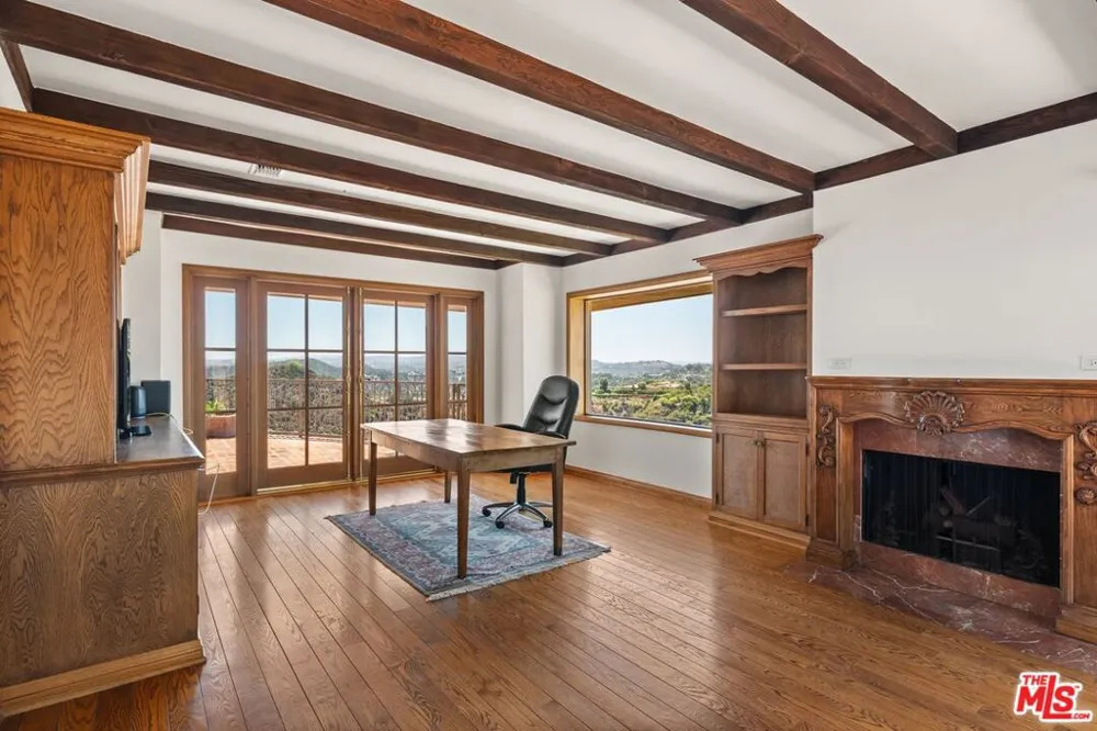 2317 Kimridge Road Los Angeles, CA 90210