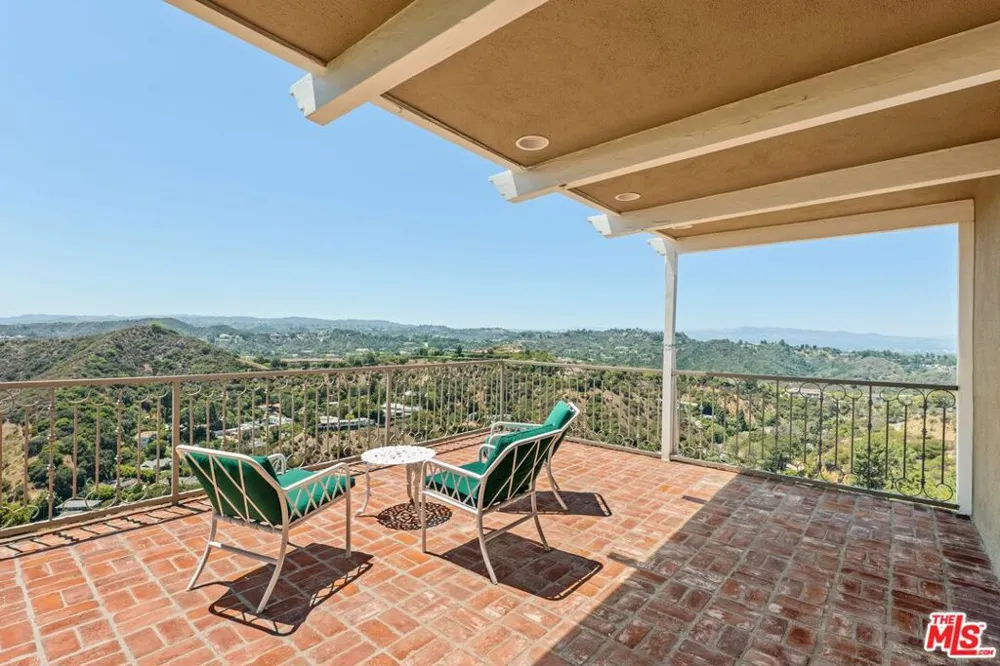 2317 Kimridge Road Los Angeles, CA 90210