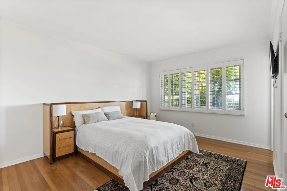 2317 Kimridge Road Los Angeles, CA 90210