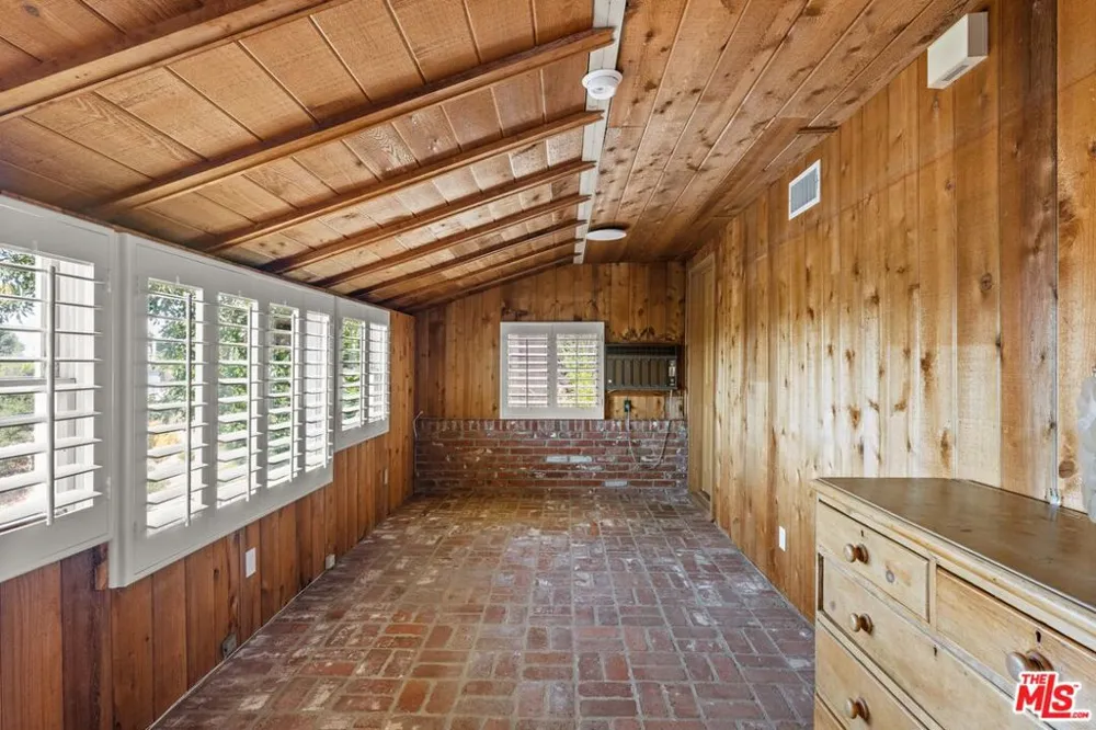 2317 Kimridge Road Los Angeles, CA 90210