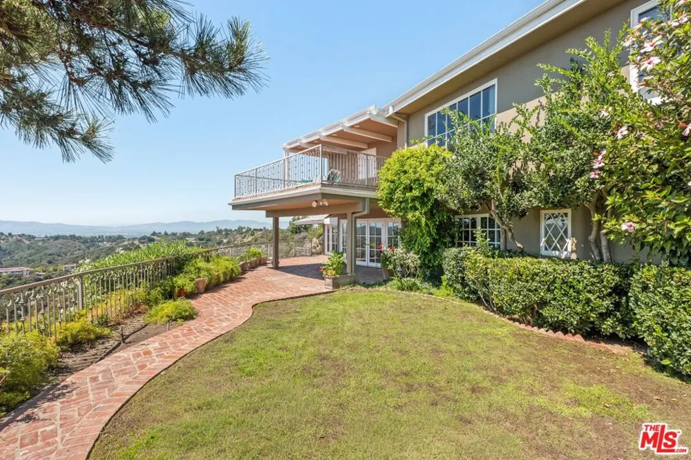 2317 Kimridge Road Los Angeles, CA 90210