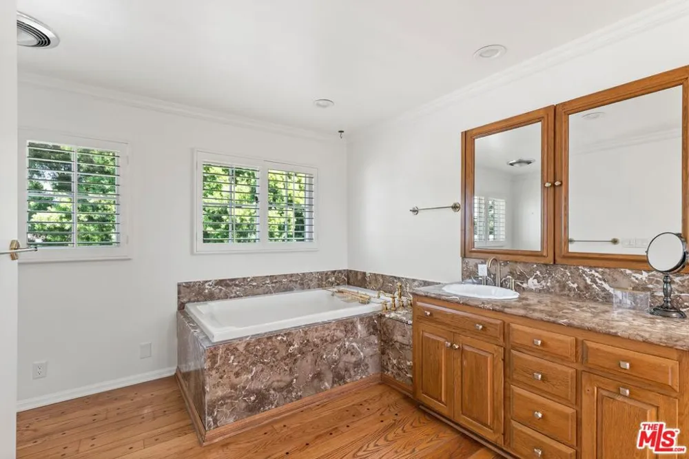 2317 Kimridge Road Los Angeles, CA 90210