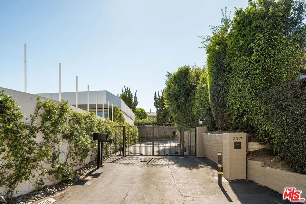2317 Kimridge Road Los Angeles, CA 90210