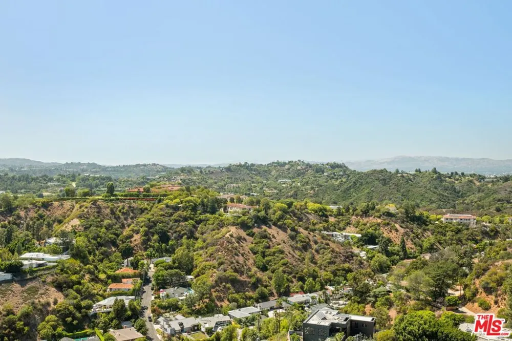 2317 Kimridge Road Los Angeles, CA 90210