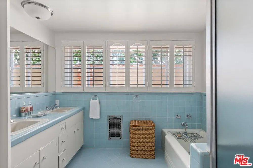 2317 Kimridge Road Los Angeles, CA 90210