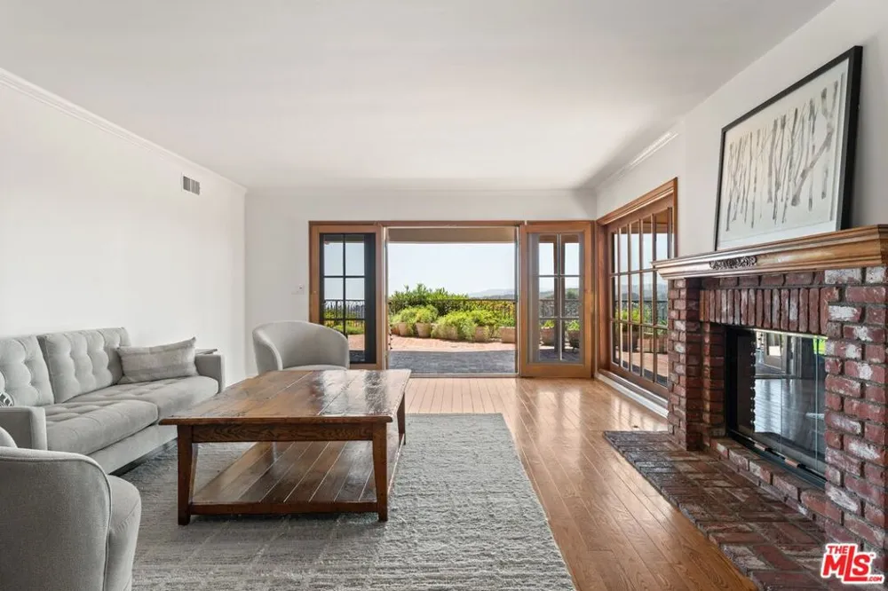 2317 Kimridge Road Los Angeles, CA 90210