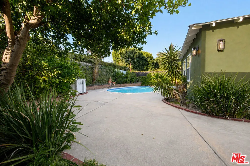 12773 La Maida Street Valley Village, CA 91607