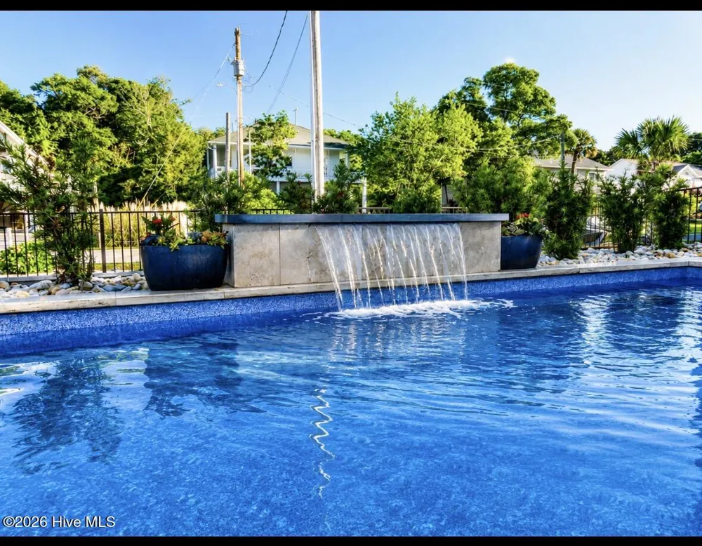 7120 Canal Drive Emerald Isle, NC 28594