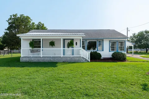 706 E Country Club Drive