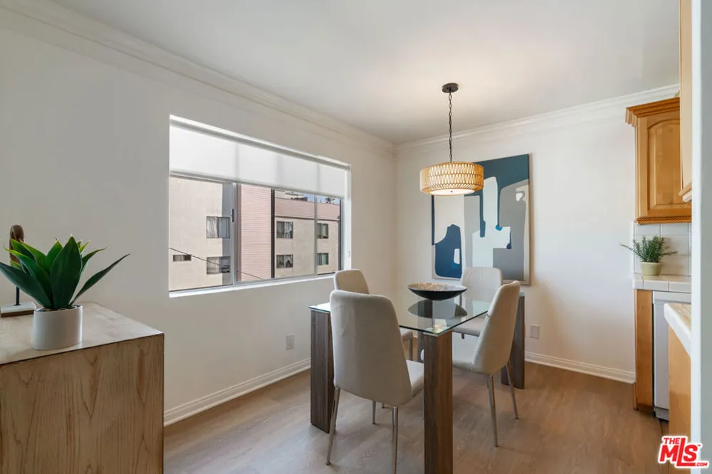 1021 12th Street #203 Santa Monica, CA 90403