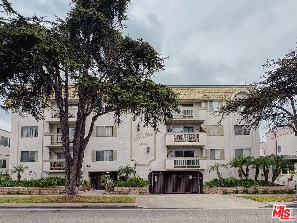 1021 12th Street #203 Santa Monica, CA 90403