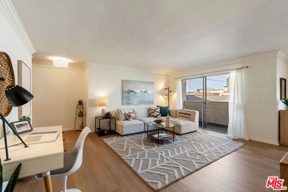 1021 12th Street #203 Santa Monica, CA 90403