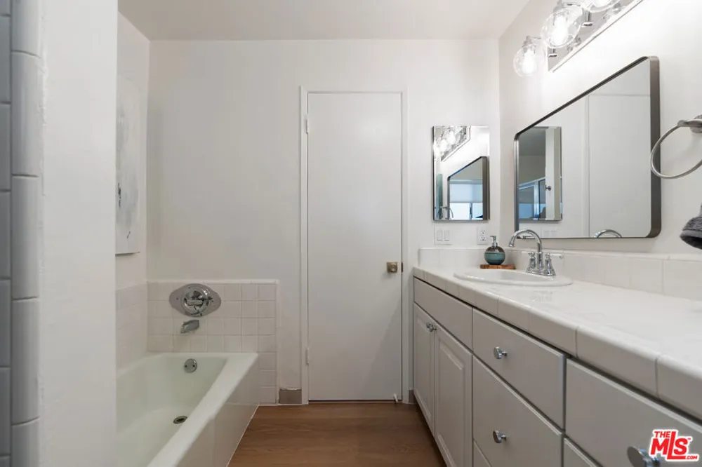 1021 12th Street #203 Santa Monica, CA 90403