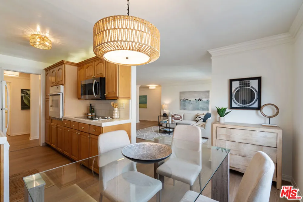 1021 12th Street #203 Santa Monica, CA 90403