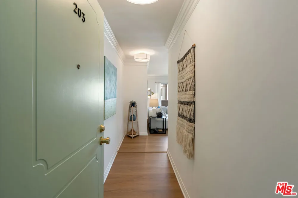 1021 12th Street #203 Santa Monica, CA 90403