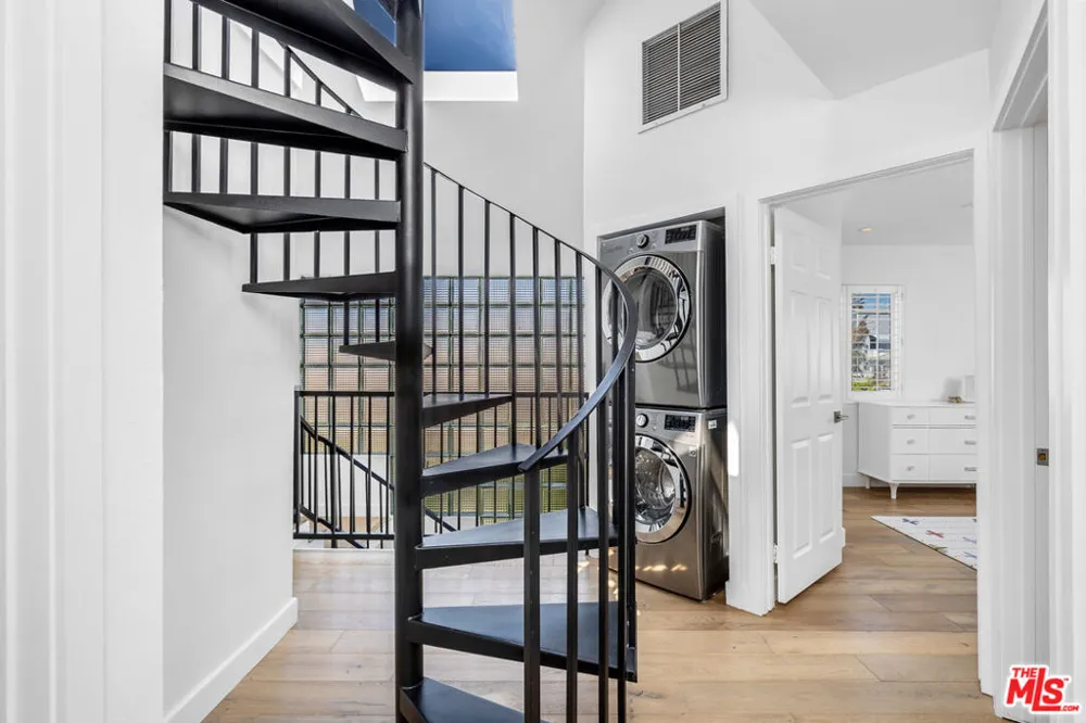 1240 24th Street #1 Santa Monica, CA 90404