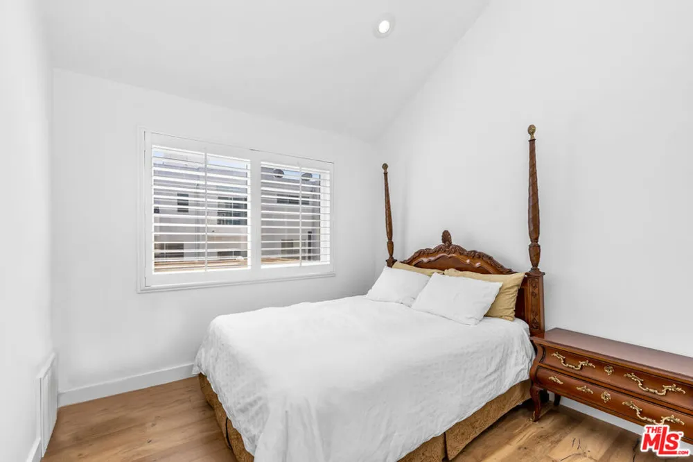 1240 24th Street #1 Santa Monica, CA 90404
