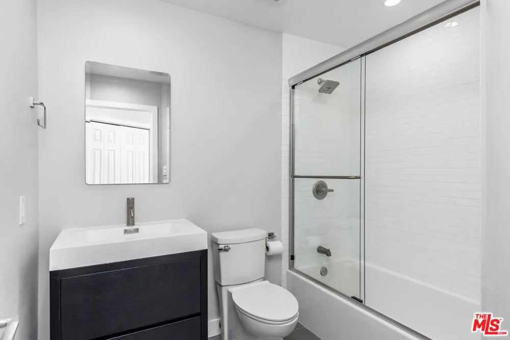 1240 24th Street #1 Santa Monica, CA 90404