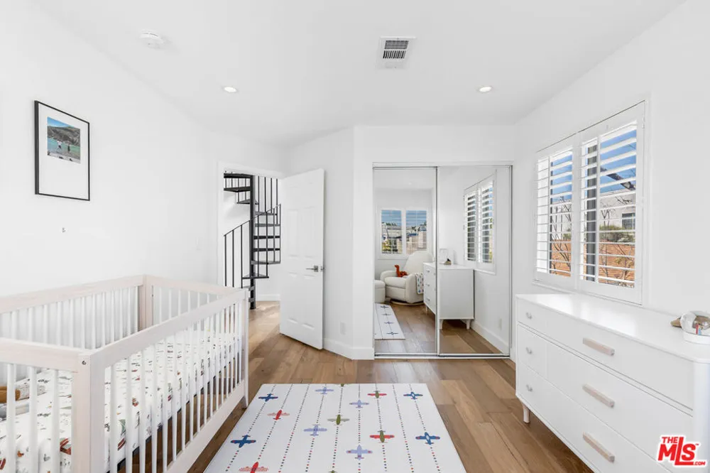 1240 24th Street #1 Santa Monica, CA 90404