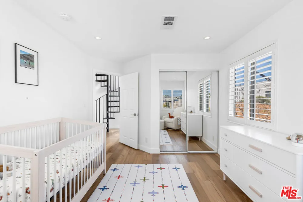 1240 24th Street #1 Santa Monica, CA 90404