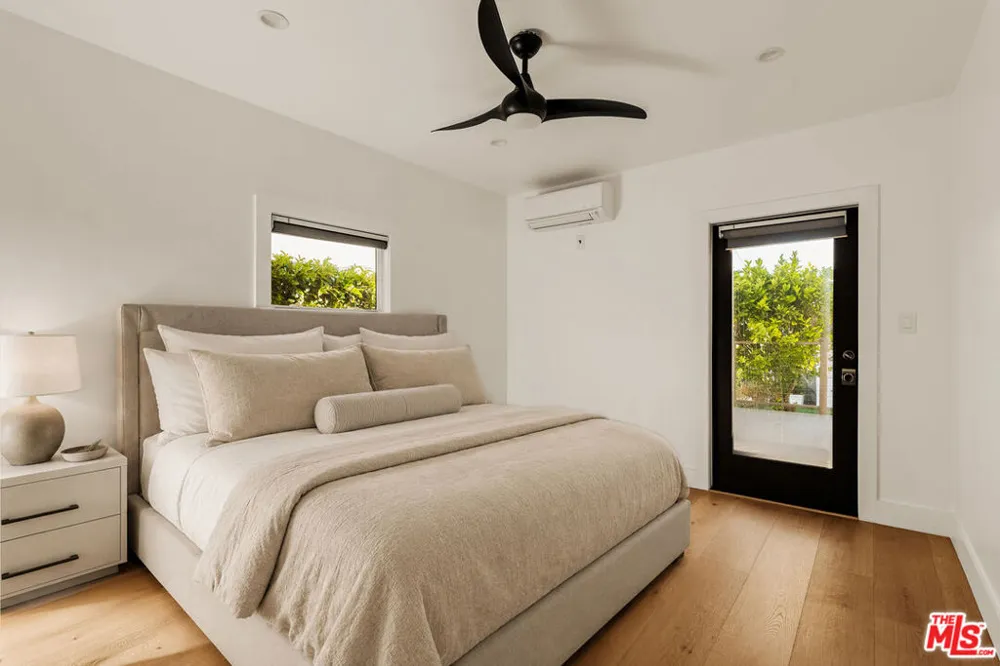 7325 Rindge Avenue Playa del Rey, CA 90293