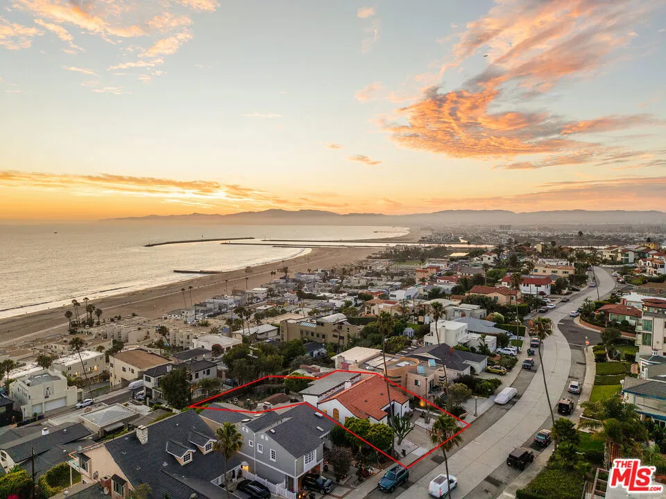 7325 Rindge Avenue Playa del Rey, CA 90293
