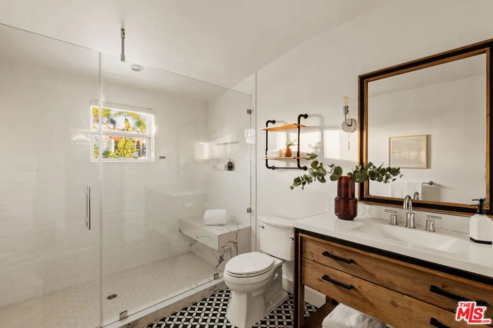 7325 Rindge Avenue Playa del Rey, CA 90293