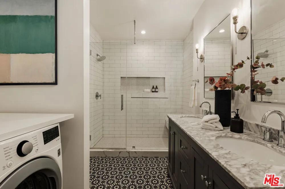7325 Rindge Avenue Playa del Rey, CA 90293