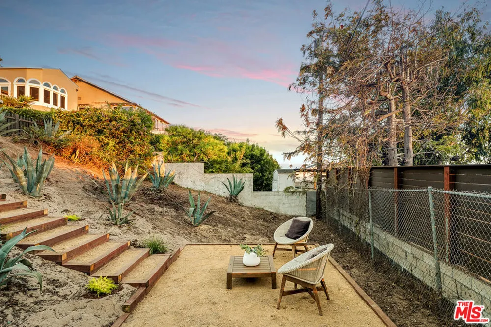 7325 Rindge Avenue Playa del Rey, CA 90293