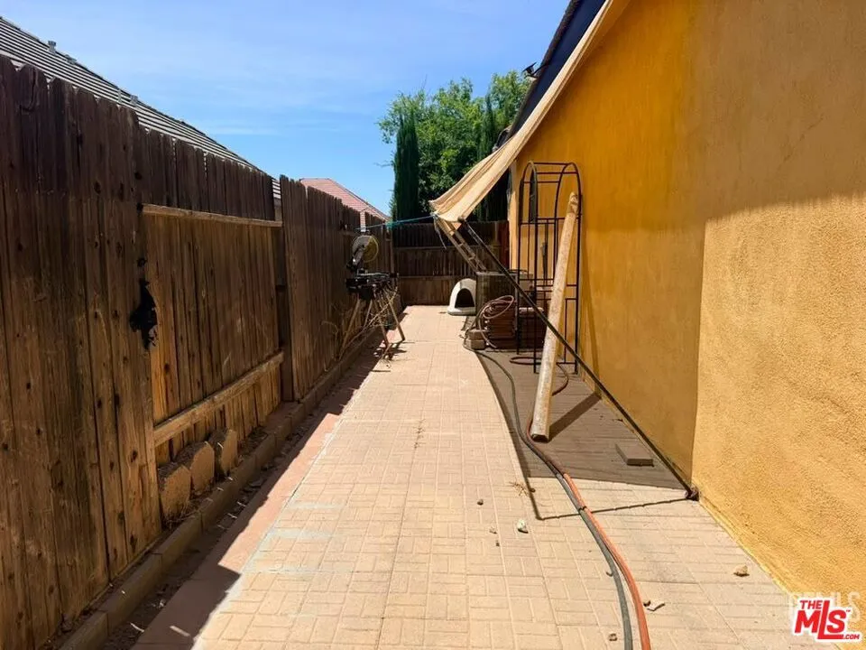 3724 Rock Meadow Court Bakersfield, CA 93308