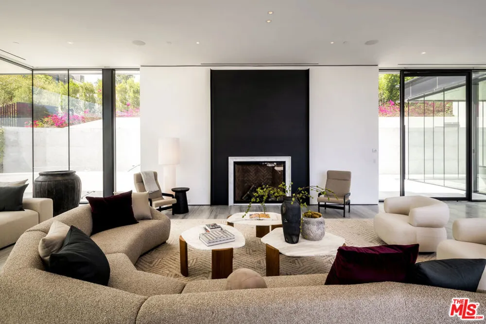 1200 Laurel Way Beverly Hills, CA 90210