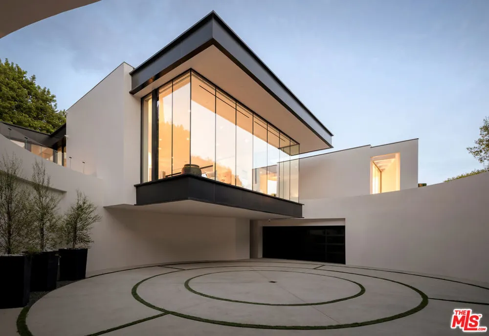 1200 Laurel Way Beverly Hills, CA 90210