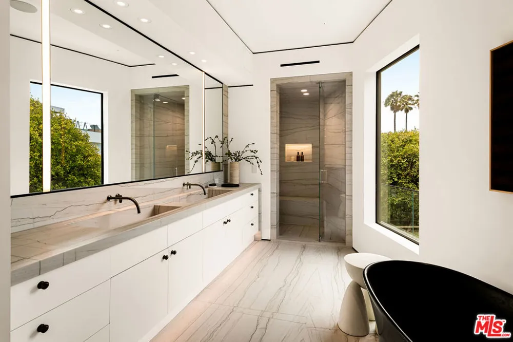 1200 Laurel Way Beverly Hills, CA 90210