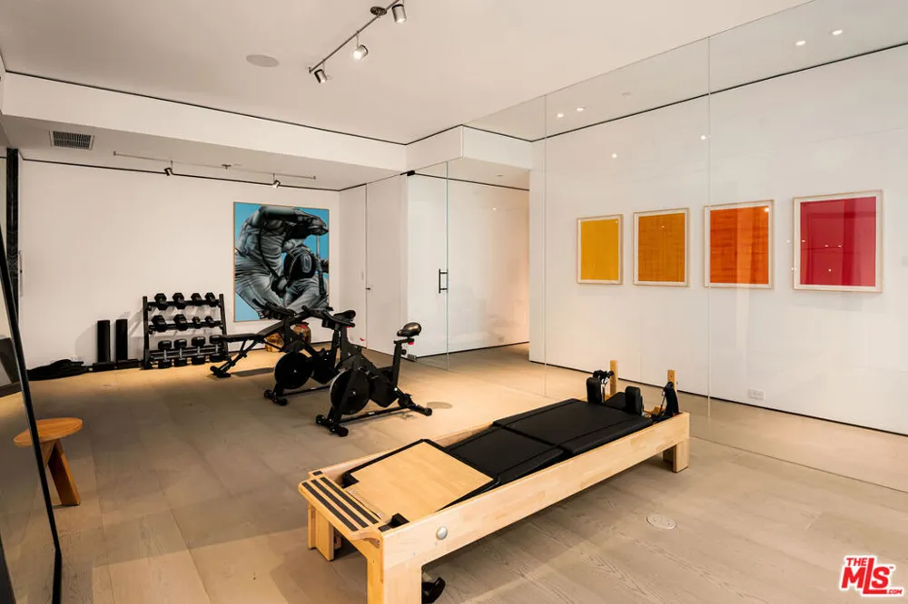 1200 Laurel Way Beverly Hills, CA 90210