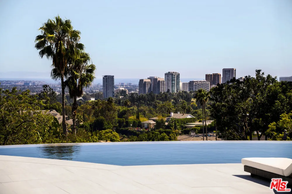 1200 Laurel Way Beverly Hills, CA 90210