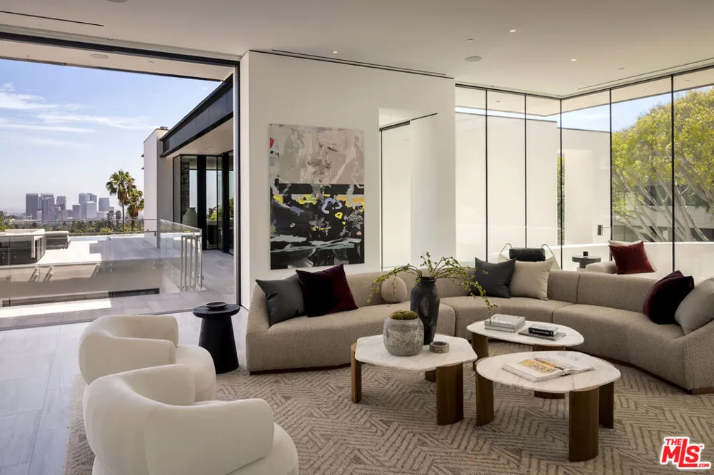 1200 Laurel Way Beverly Hills, CA 90210