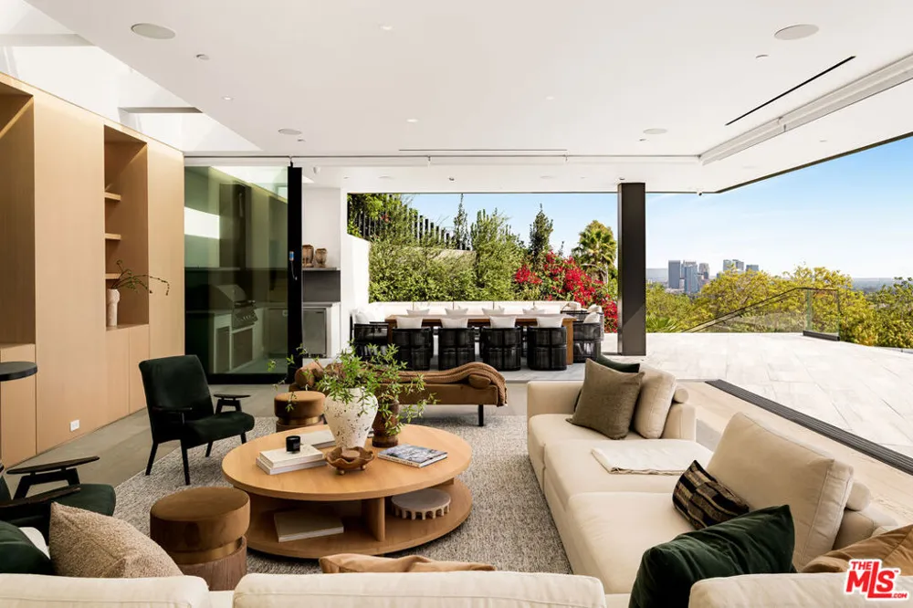 1200 Laurel Way Beverly Hills, CA 90210