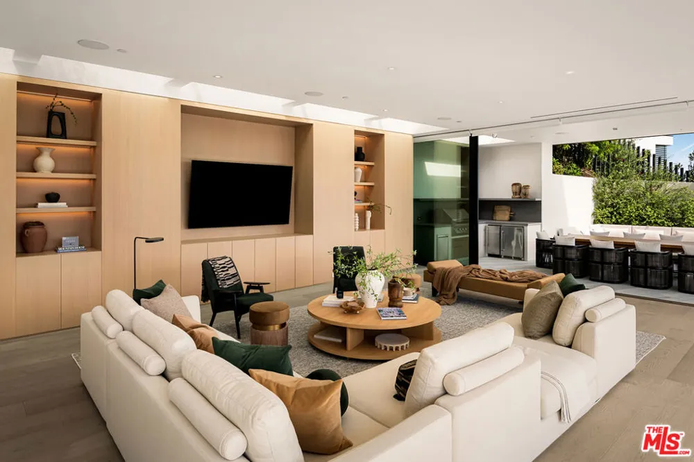 1200 Laurel Way Beverly Hills, CA 90210