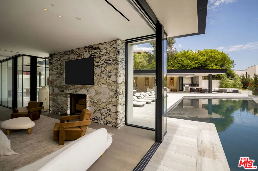 1200 Laurel Way Beverly Hills, CA 90210