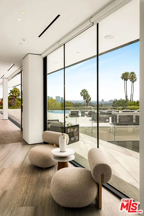 1200 Laurel Way Beverly Hills, CA 90210
