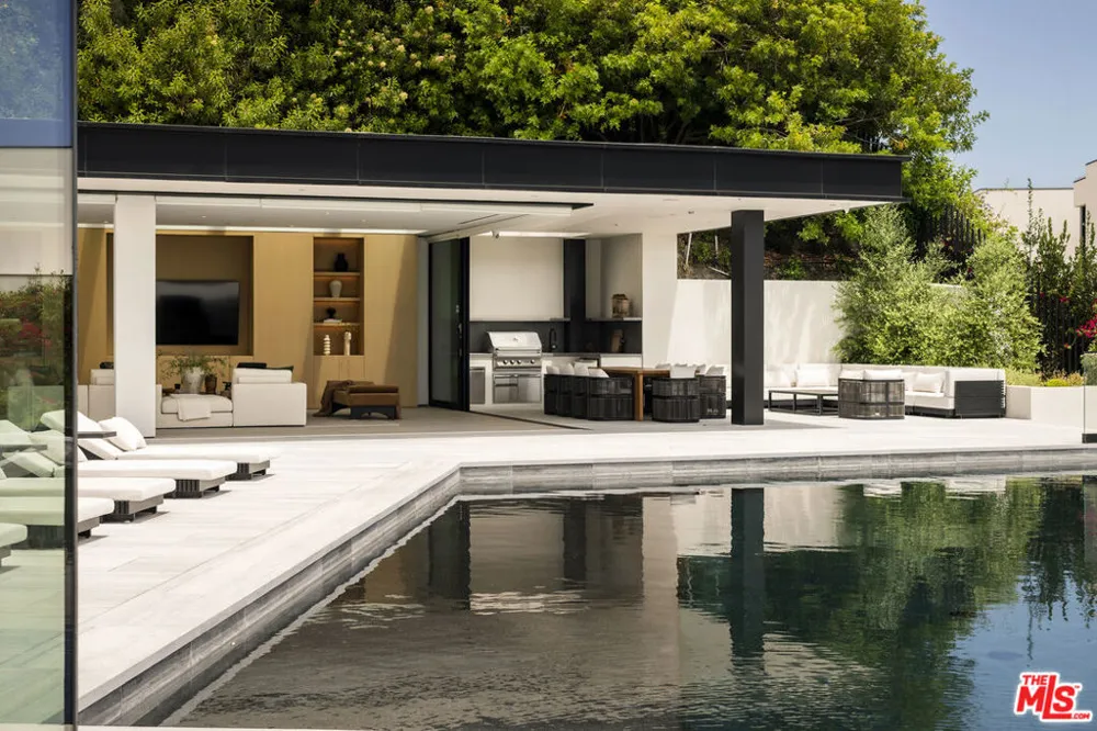 1200 Laurel Way Beverly Hills, CA 90210