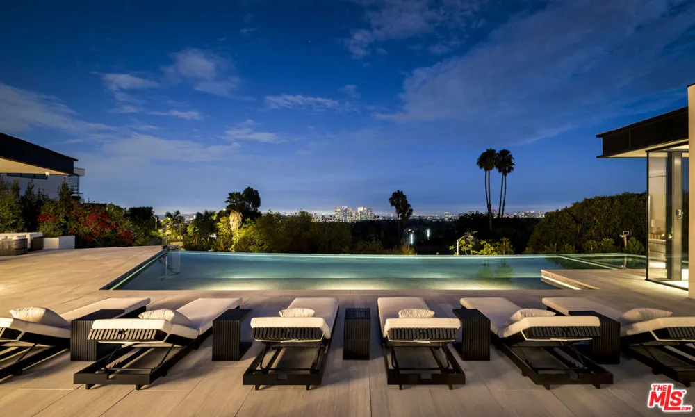 1200 Laurel Way Beverly Hills, CA 90210