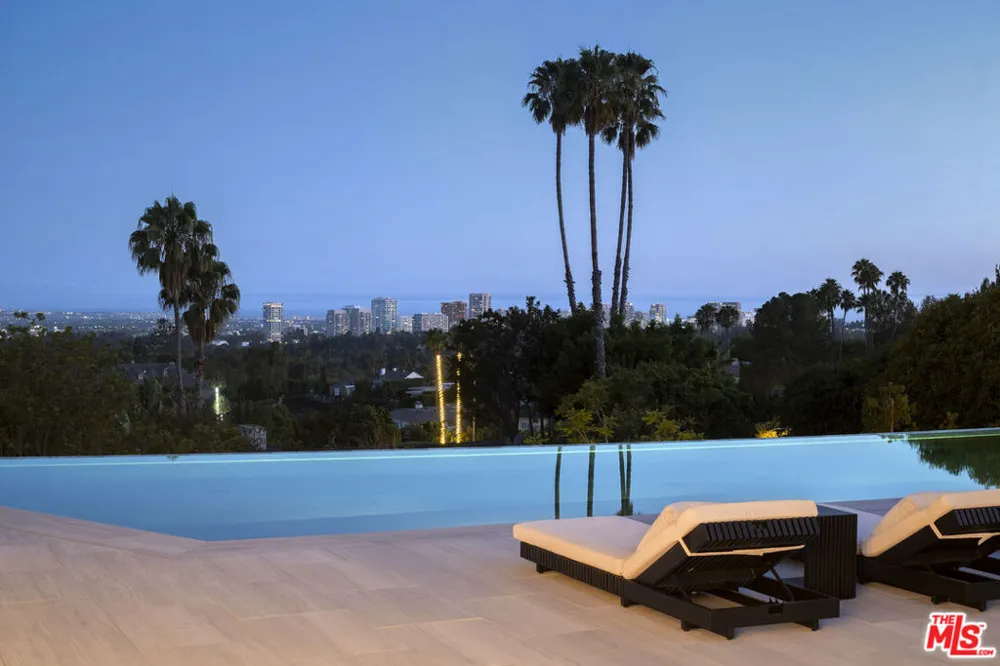 1200 Laurel Way Beverly Hills, CA 90210