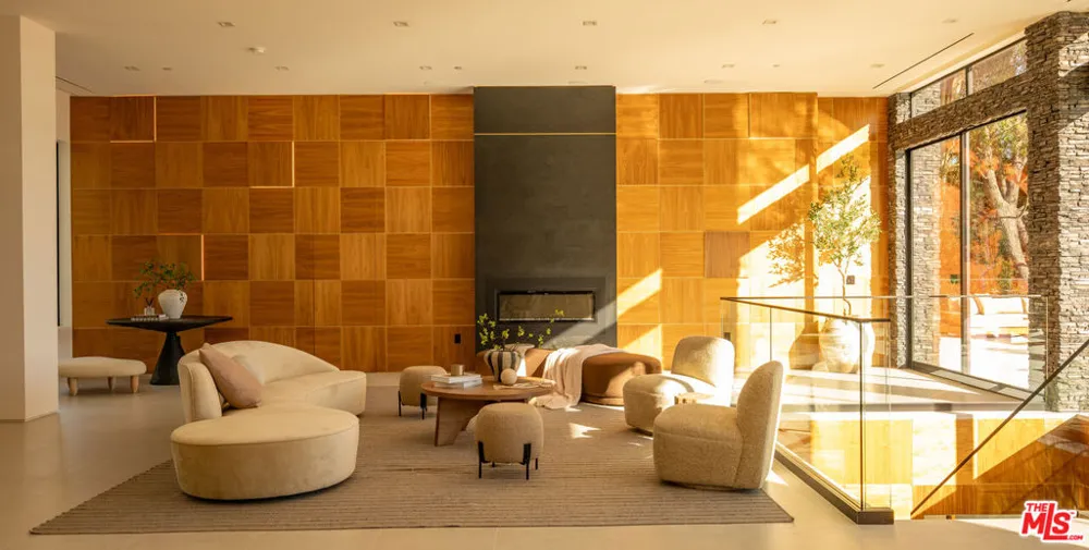 12752 Mulholland Drive Los Angeles, CA 90210