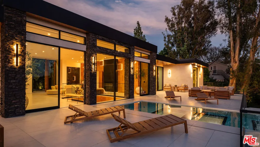 12752 Mulholland Drive Los Angeles, CA 90210