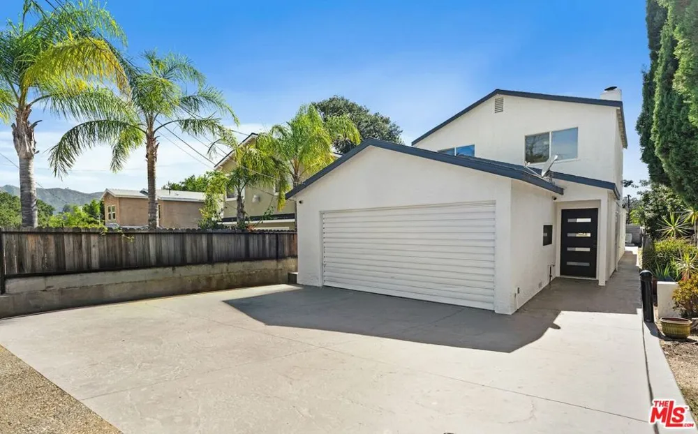 9935 Zitto Lane Los Angeles, CA 91042