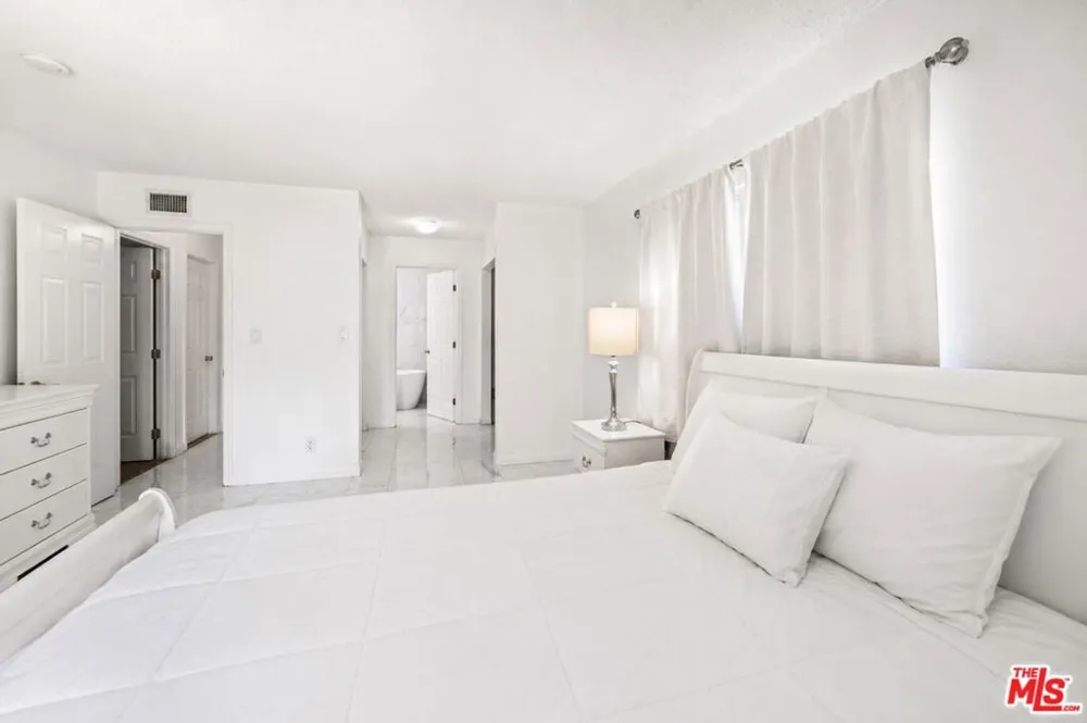 9935 Zitto Lane Los Angeles, CA 91042