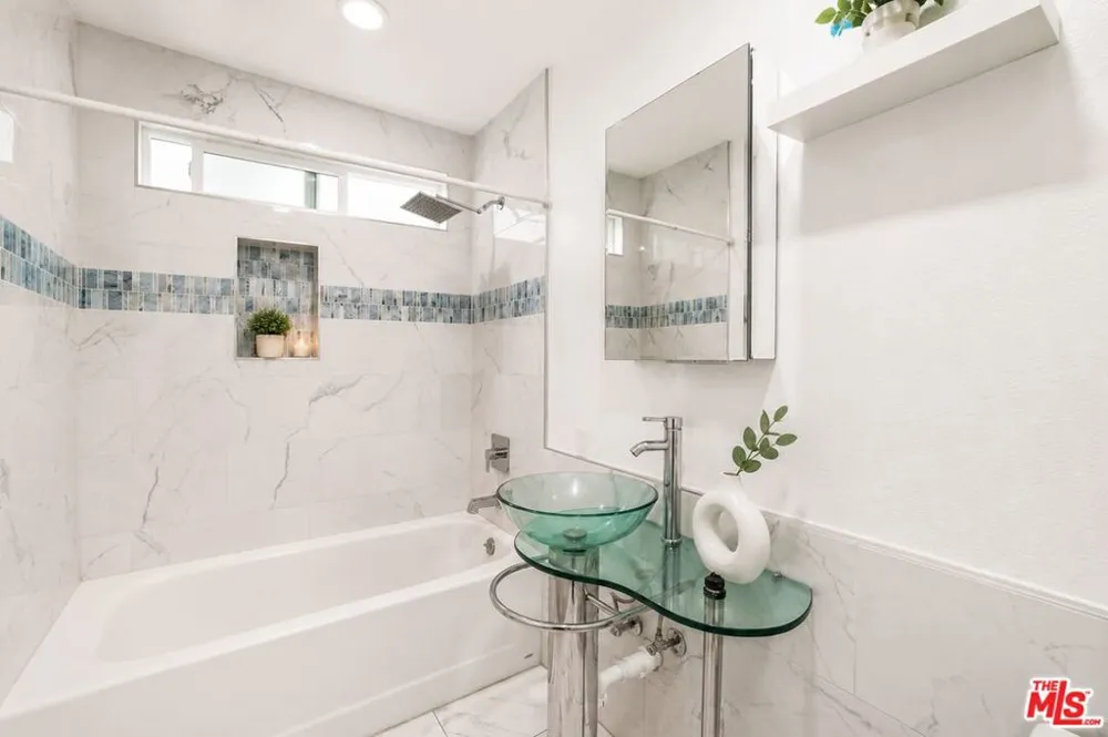 9935 Zitto Lane Los Angeles, CA 91042