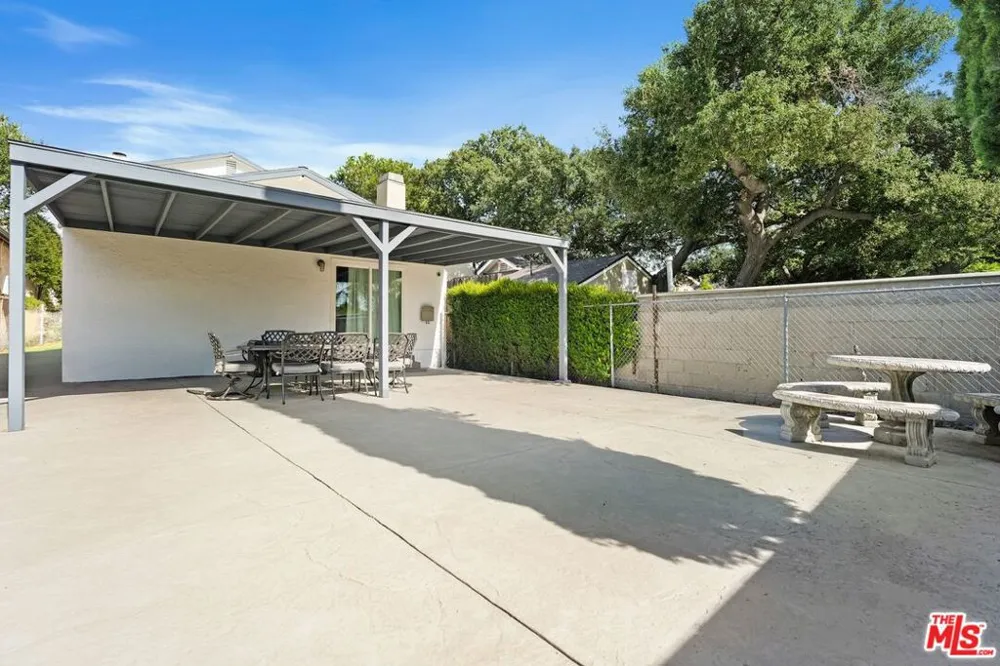 9935 Zitto Lane Los Angeles, CA 91042